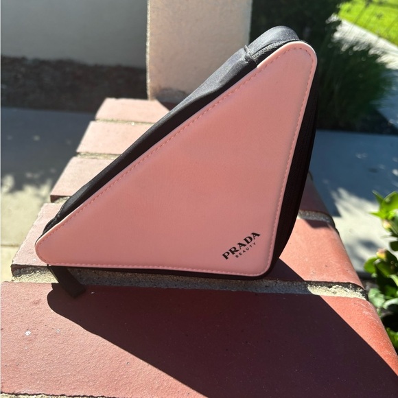 Prada cosmetic pouch - Picture 1 of 2